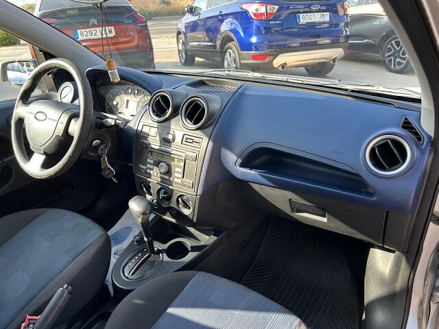 FORD FIESTA TREND 1.6 AUTO SPANISH LHD IN SPAIN 0NLY 58000 MILES SUPERB 2006